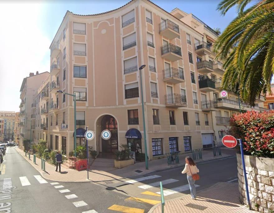 Menton Carre D'Or - Private Garage Apartment Exterior foto